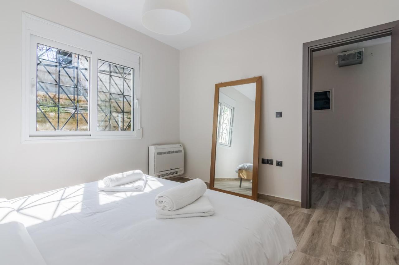 Acropolis View Apartment For 4 People Athens Luaran gambar